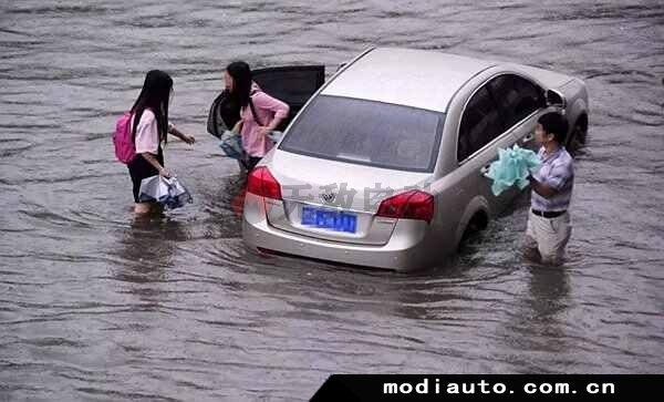 20万的车泡水车损险赔多少？20万泡水车全赔吗9532