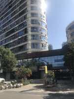 园博湾温泉酒店停车场