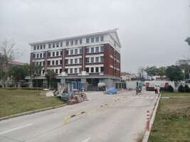 集美区实验小学公共停车库