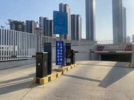 熹海高级中学停车场