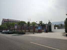 集美坑内小学停车场