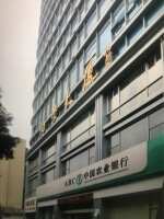 向荣大厦停车场