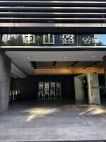 海华大厦停车场