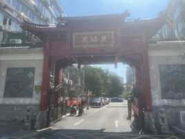 万福园停车场