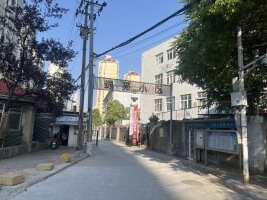 绿苑小区停车场