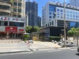 龙盛建设佳园停车场