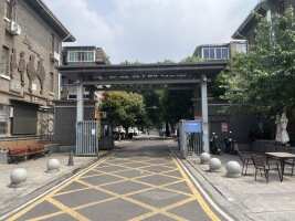 洪西小区停车场