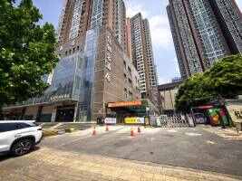汇港新城地下车库