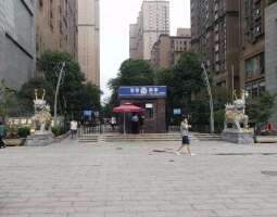 齐礼阎郦都停车场