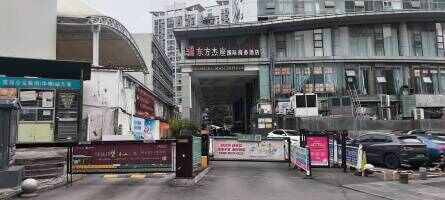 东方杰座停车场
