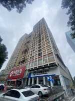 建鸿达现代公寓停车场