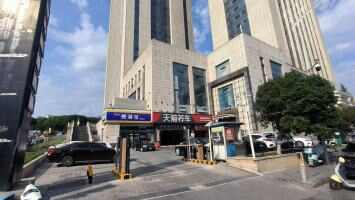 红星·紫金国际西外坪停车场