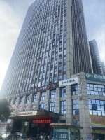 富春山地面停车场