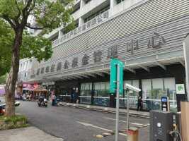 公积金前坪停车场