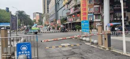 大雁城商业地面停车场
