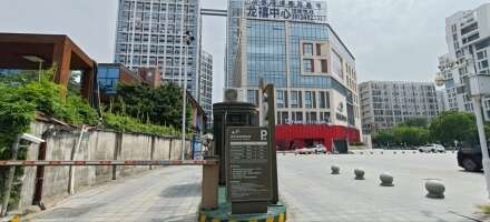龙禧中心停车场