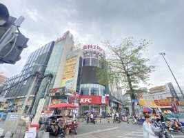 金科1号广场停车场