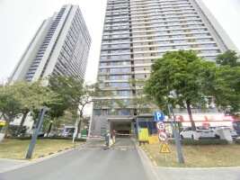 石四商务中心停车场
