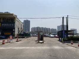 长华商业街停车场
