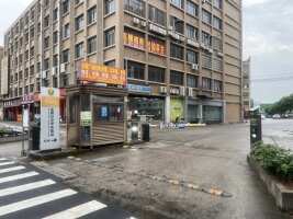金塬广场停车场