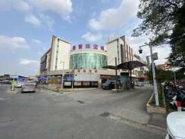 番誉珠宝城停车场