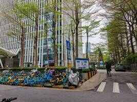 盈隆广场地下停车场