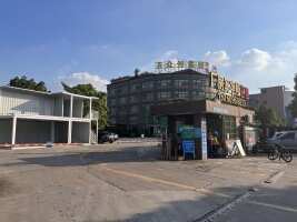 百众创意园停车场