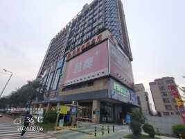 万通国际停车场