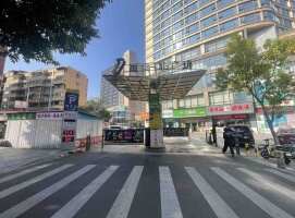 岗顶1站停车场