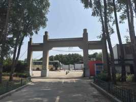 海珠湖公园北侧停车场