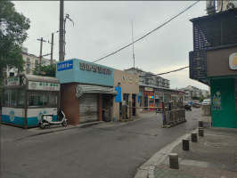 江宁岔路口农贸市场停车场