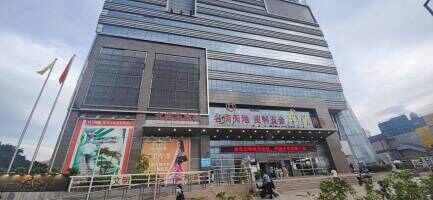 名商天地皮料五金龙头市场停车场