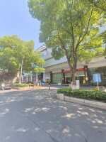 纳尔达斯酒店停车场