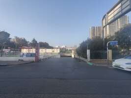 春江学校地下停车场