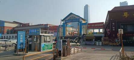 沃尔玛停车场