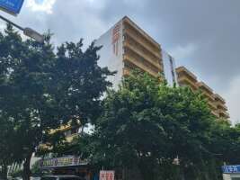 泊寓三元里店停车场