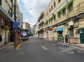 红桥街海角路停车场