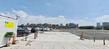 黄石西路小平停车场