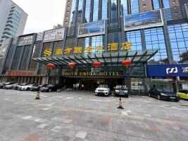 南方联合大酒店停车场