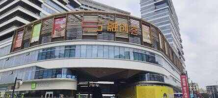 融创智汇大厦停车场