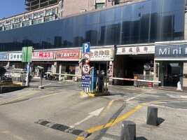 赛龙豪轩停车场