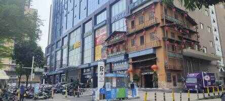 大唐时代商业综合楼停车场