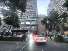 天御豪庭停车场