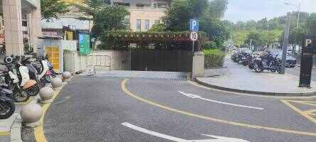 平吉上苑二期停车场
