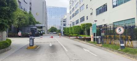 美宝和工业区停车场