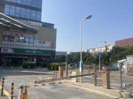 瑞尚居外围地面停车场