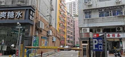 新洲村人才公寓地面停车场