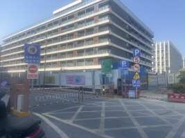 易瑞科技大楼停车场