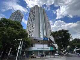 建工大厦停车场