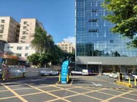 怀德西部物流中心怀德科技大厦停车场